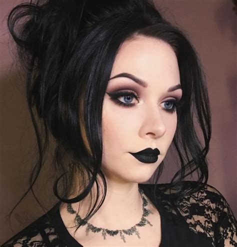 Sexy goth qitch